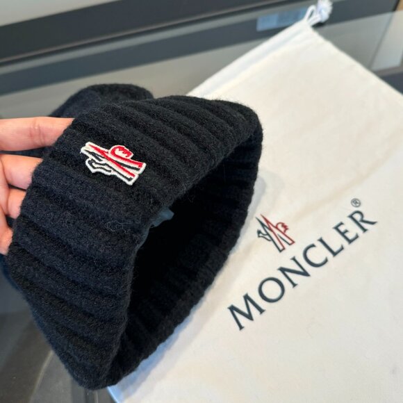 NWT Moncler Black Cable Knit Beanie - Picture 5 of 6